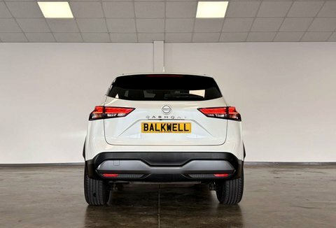 Nissan Qashqai 1.3 Qashqai N-connecta NJ23DBX White #4