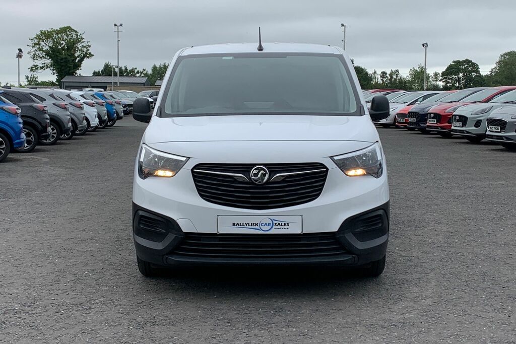 Vauxhall Combo 1.5 Turbo D 2300 Prime Panel Van L2 H1 In White Wi White #4