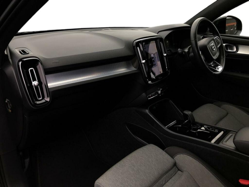 Volvo XC40 2.0 B3p Plus Dark Black #5
