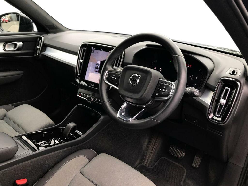 Volvo XC40 2.0 B3p Plus Dark Black #3