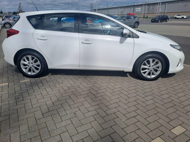 Toyota Auris V-matic Icon Euro 5 White #6
