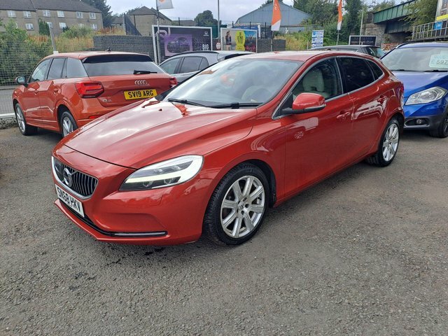 Volvo V40 D2 Inscription Euro 6 Red