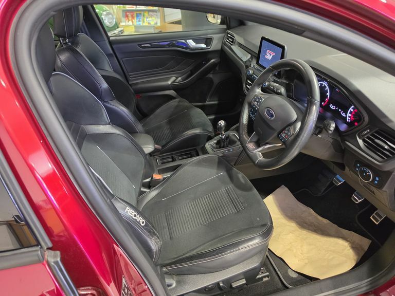 Ford Focus 2.3 Ecoboost St ST69XMK Red #3