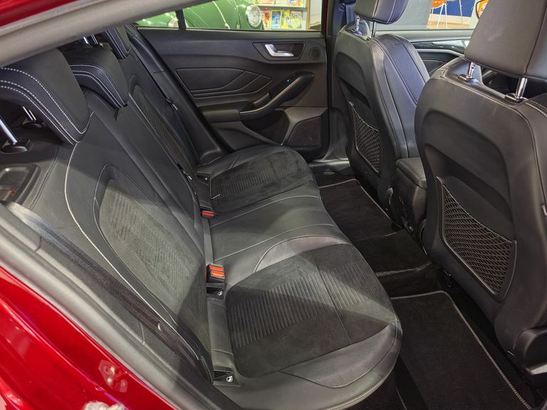 Ford Focus 2.3 Ecoboost St ST69XMK Red #5