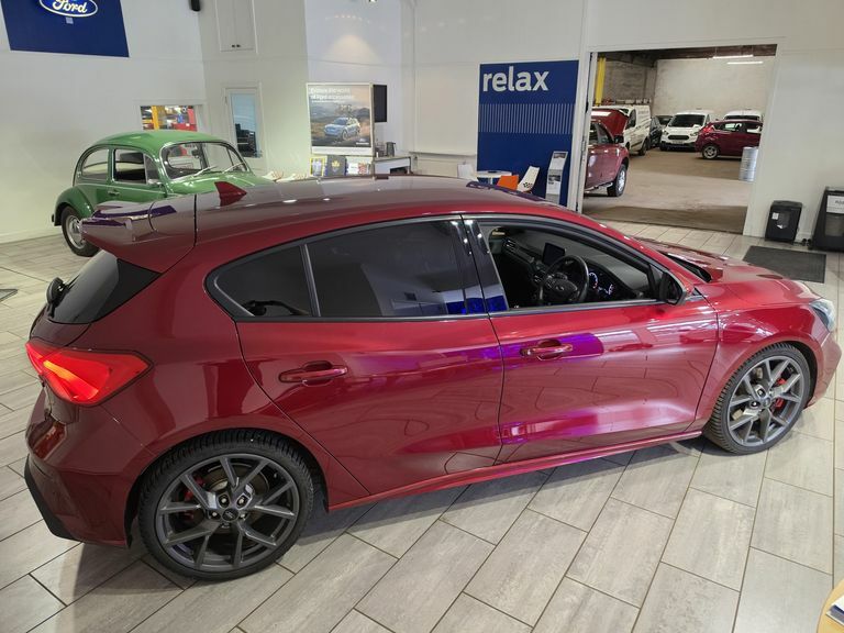 Ford Focus 2.3 Ecoboost St ST69XMK Red #6