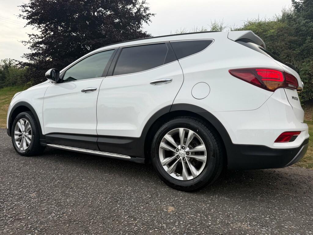 Hyundai Santa Fe Premium White #5