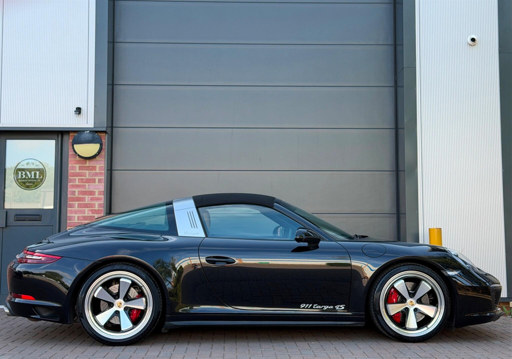Porsche 911 Automatic Black #24