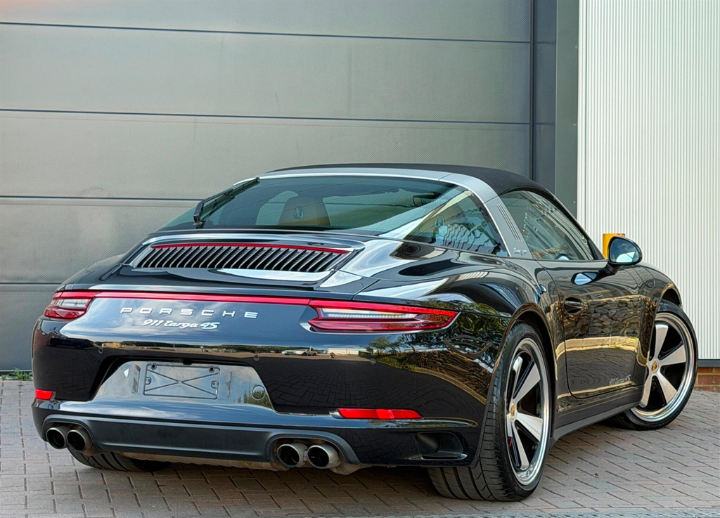 Porsche 911 Automatic Black #23