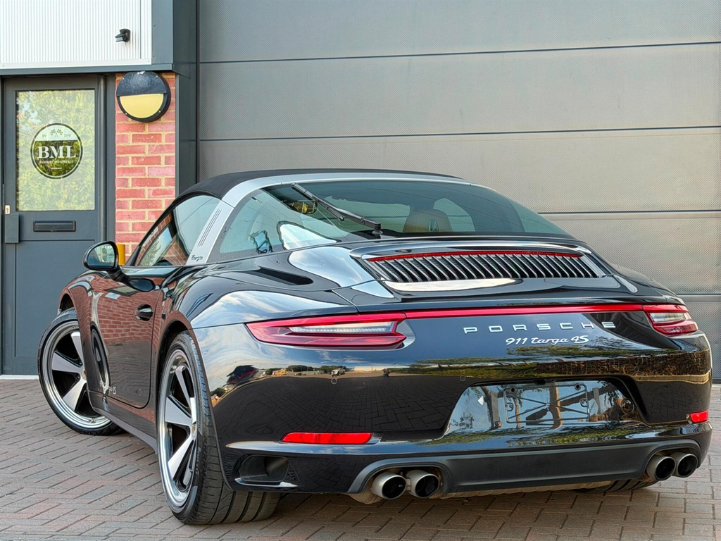 Porsche 911 Automatic Black #22
