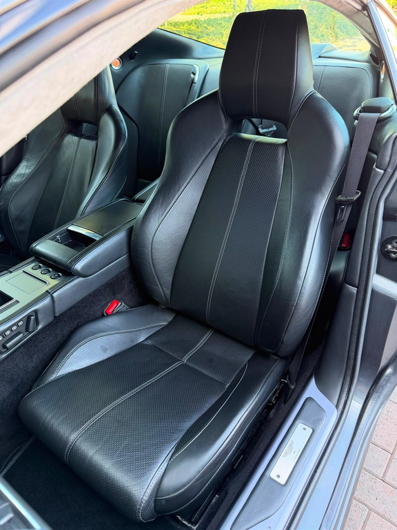 Aston Martin DB9 Unknown U5382 Silver #22