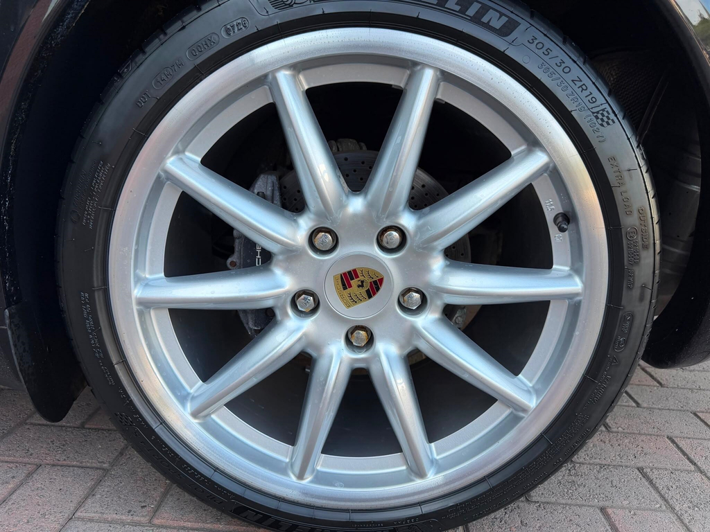 Porsche 911 Coupe Silver #25