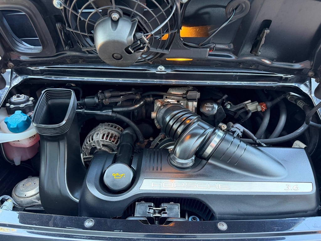 Porsche 911 Coupe Silver #9