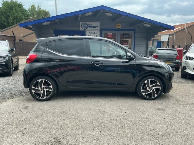 Hyundai I10 2022 1.0 Premium Hatchback Euro 6 Black #3