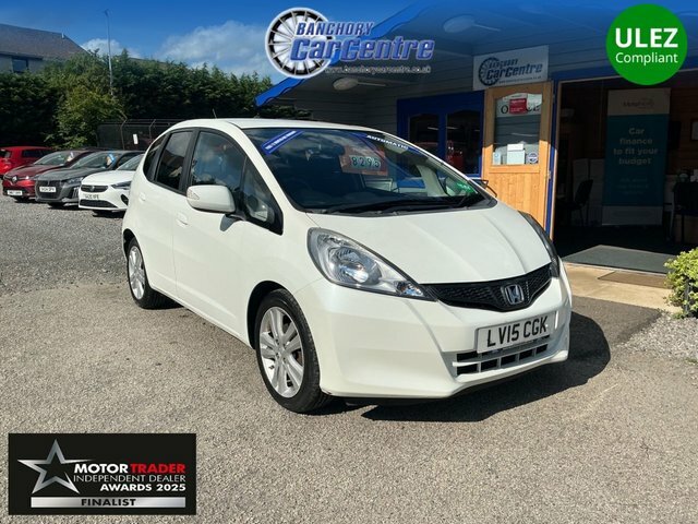Honda Jazz 2015 1.4 I-vtec Es Plus Hatchback Cvt E White