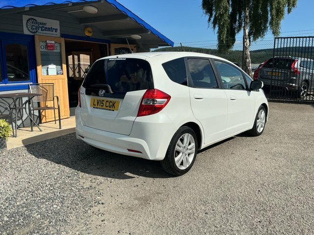 Honda Jazz 2015 1.4 I-vtec Es Plus Hatchback Cvt E LV15CGK White #3