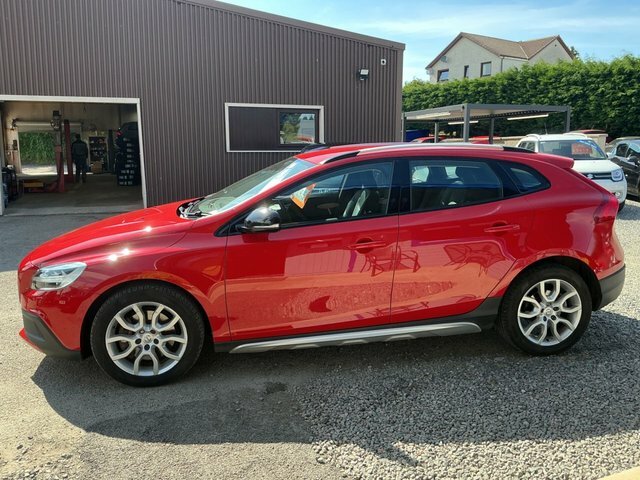 Volvo V40 Cross Country 2017 2.0 D2 Pro Hatchback Euro 6 AP66NFY Red #6