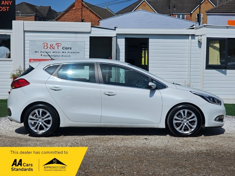 Kia Ceed 1.6 Gdi Ecodynamics 2 White #4