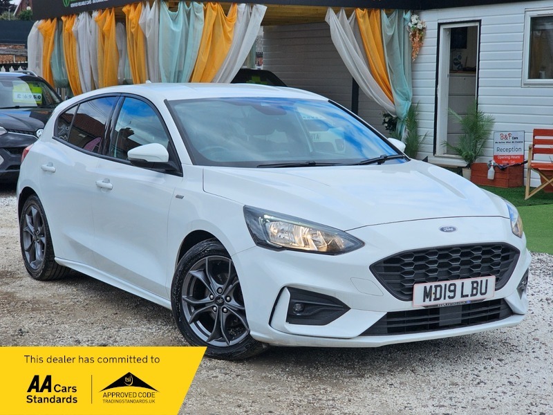 Ford Focus 1.0T Ecoboost St-line Euro White