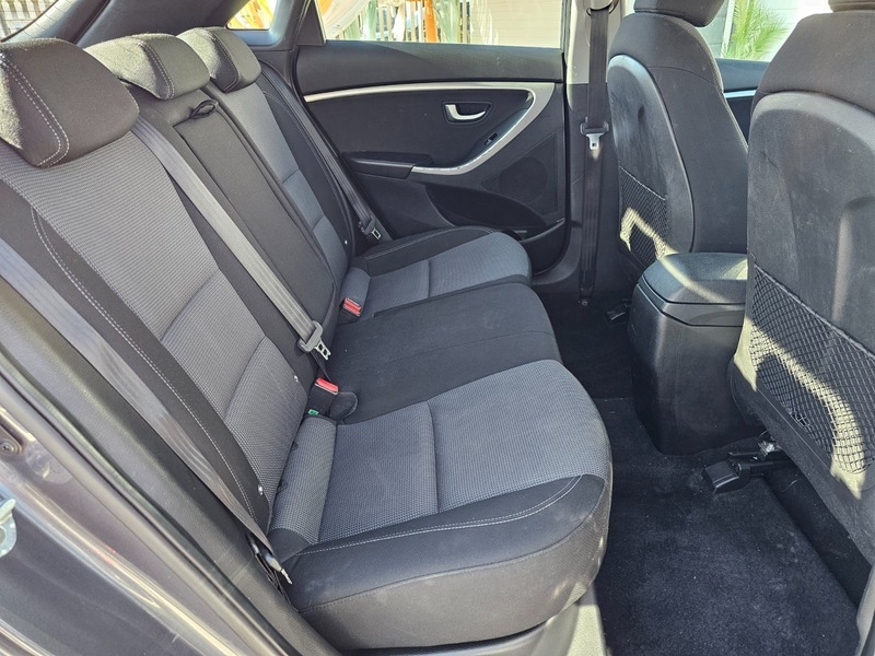 Hyundai Se Hatchback White #10