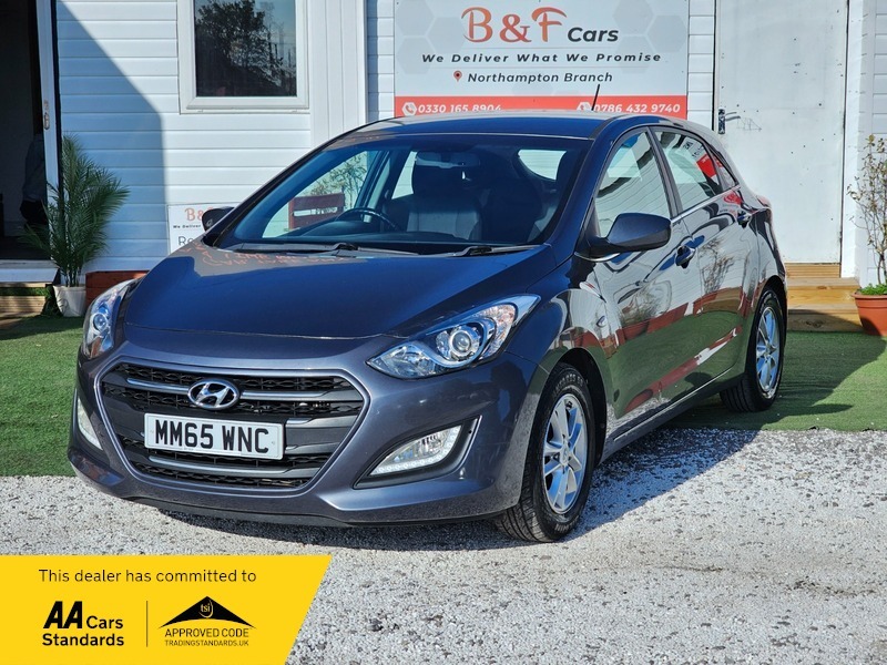 Hyundai Se Hatchback White #5
