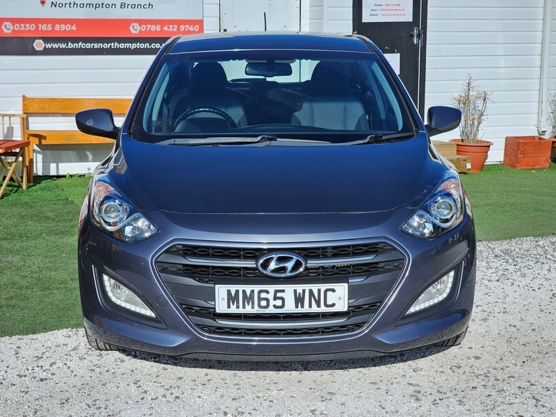Hyundai Se Hatchback White #2