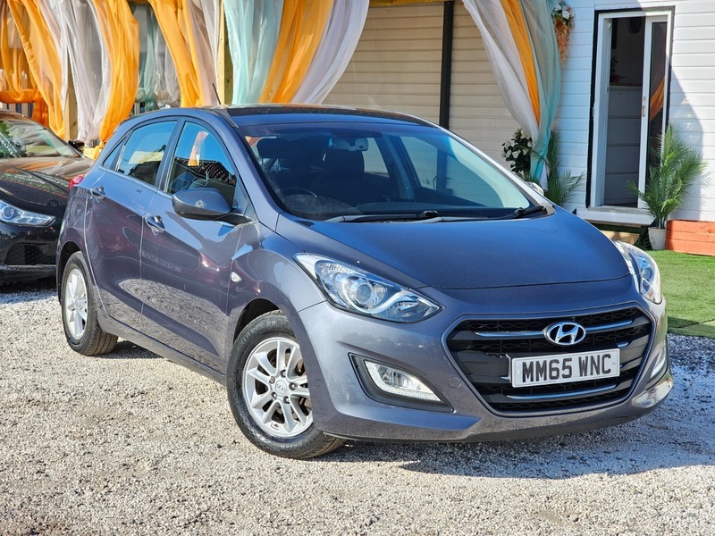 Hyundai Se Hatchback White #1