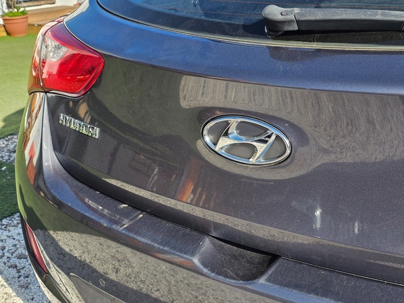 Hyundai Se Hatchback White #51