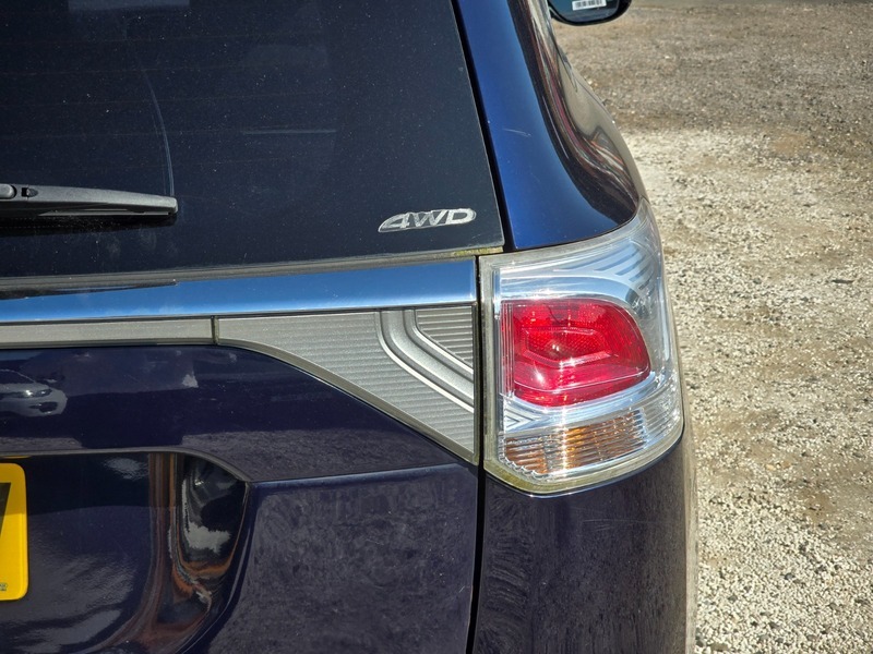 Mitsubishi Outlander 2.2 Di-d Gx5 Blue #43