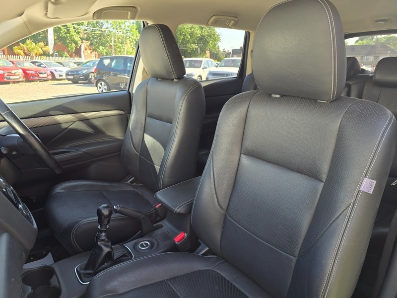 Mitsubishi Outlander 2.2 Di-d Gx5 Blue #21
