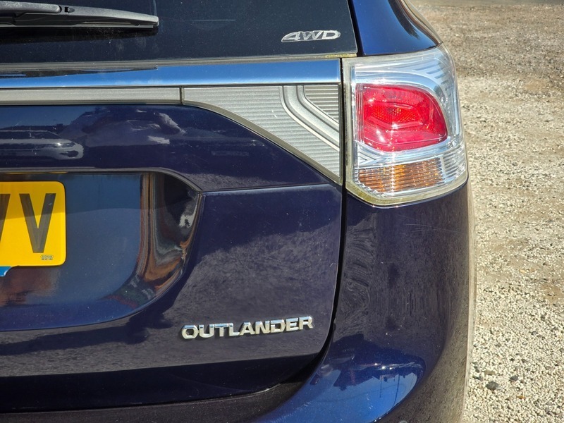 Mitsubishi Outlander 2.2 Di-d Gx5 Blue #42