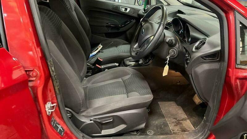 Ford Fiesta 1.0T Ecoboost Zetec Powershift Red #4