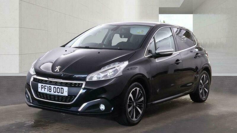 Peugeot 208 1.2 Puretech Allure Premium Black #2