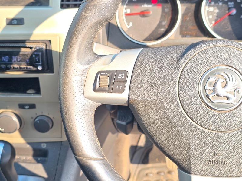 Vauxhall Zafira  Beige #16