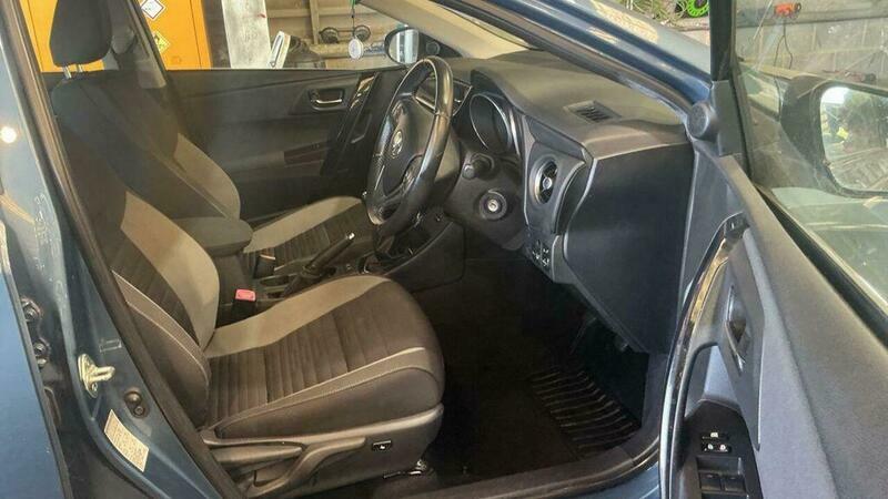 Toyota Auris 1.6 D-4d Business Edition Blue #4