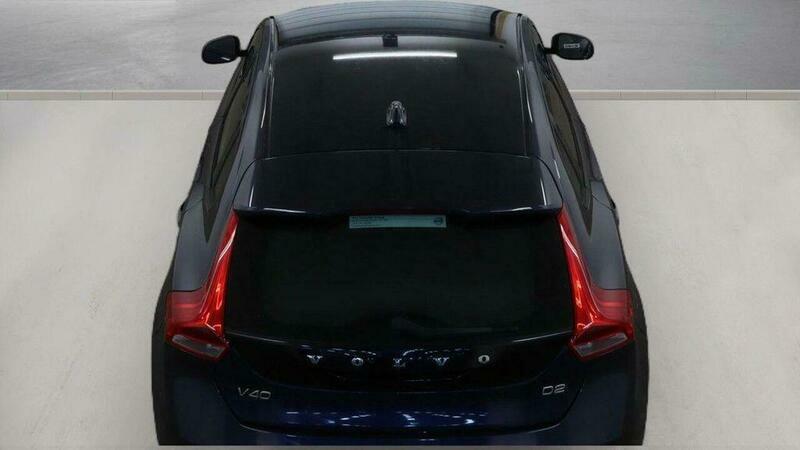 Volvo V40 2.0 D3 R-design Nav 148 Bhp White #11