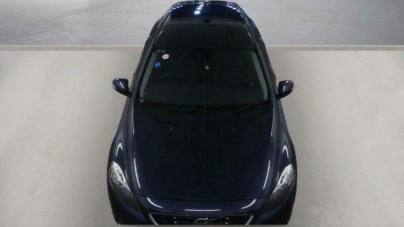 Volvo V40 2.0 D3 R-design Nav 148 Bhp White #10