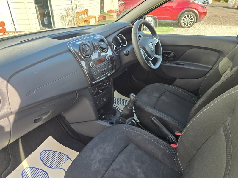 Dacia Sandero 1.0 Sce Ambiance Hatchback Red #18