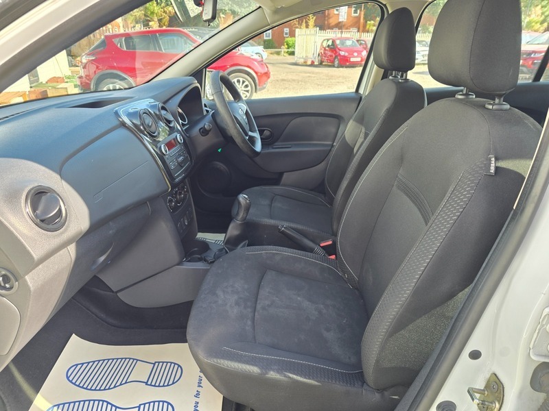 Dacia Sandero 1.0 Sce Ambiance Hatchback Red #17