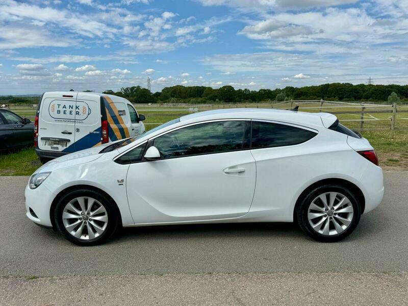 Vauxhall Astra GTC 1.4T Sri Euro 5 White #5