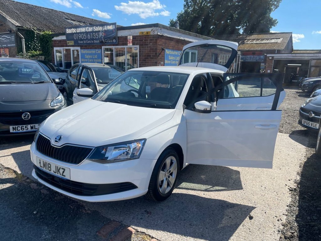 Skoda Fabia 1L Se White