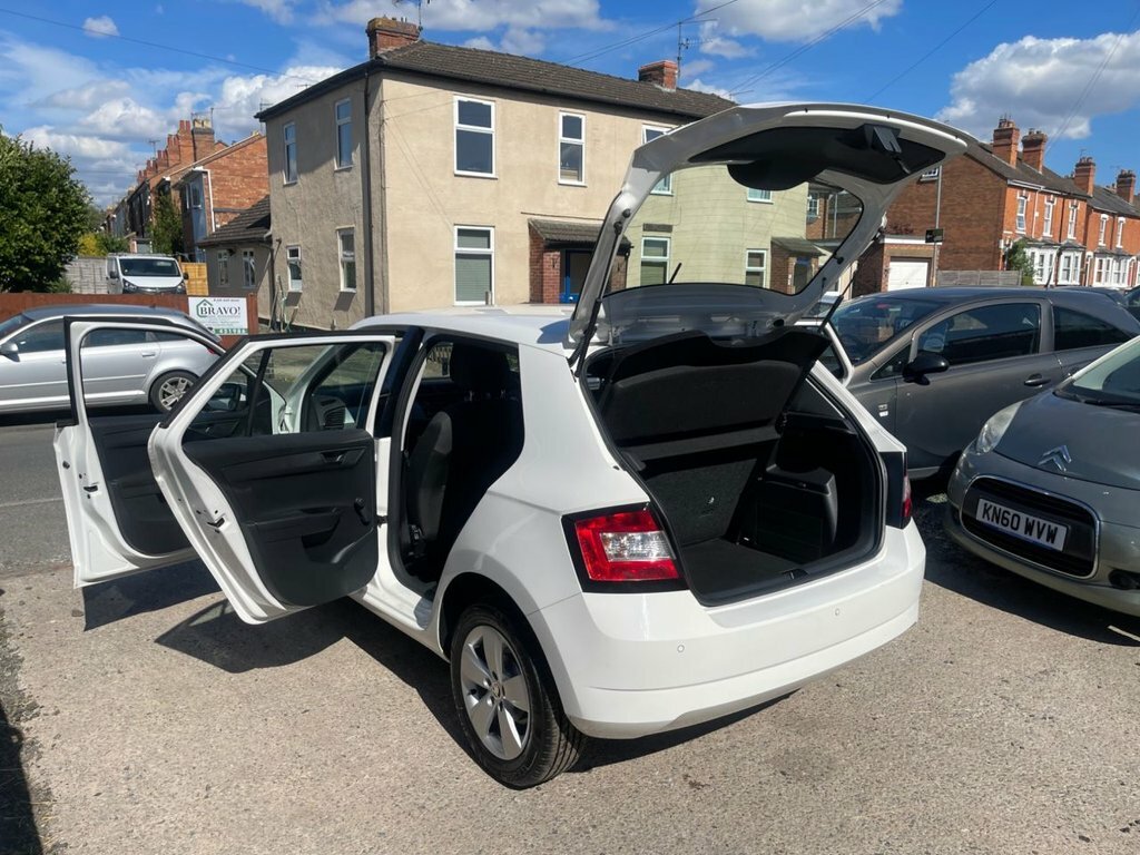 Skoda Fabia 1L Se LM18JKZ White #2