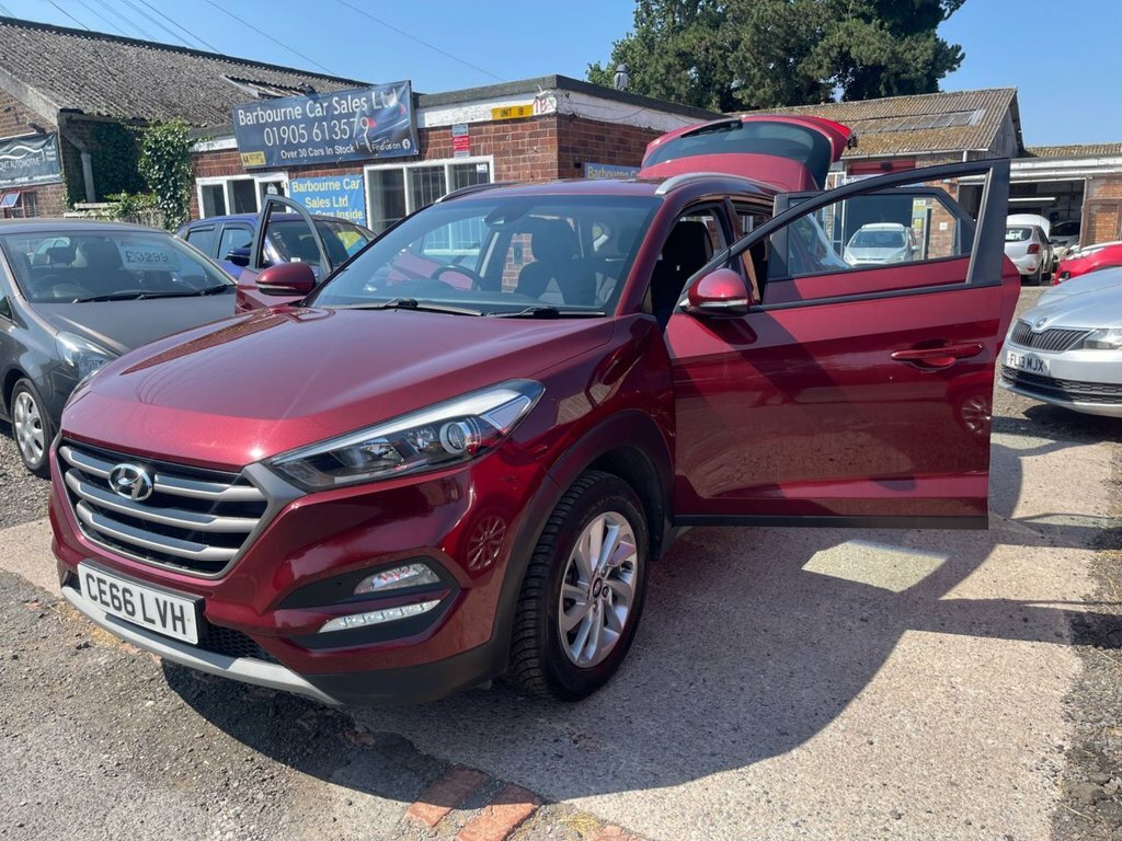 Hyundai Tucson 1.7L Se Nav Red