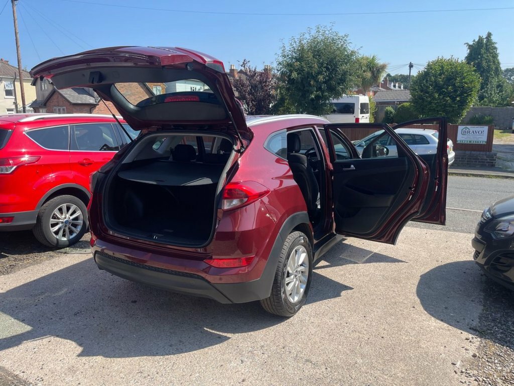 Hyundai Tucson 1.7L Se Nav Red #4