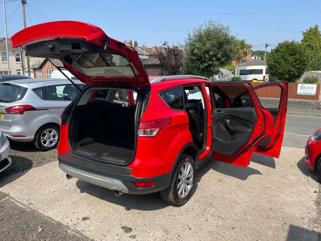 Ford Kuga 2L Titanium T21LUV Red #4