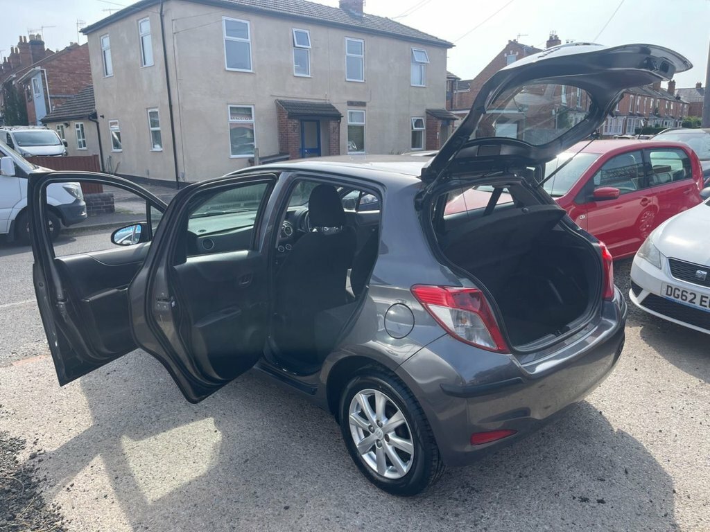 Toyota Yaris 1L Tr Grey #2