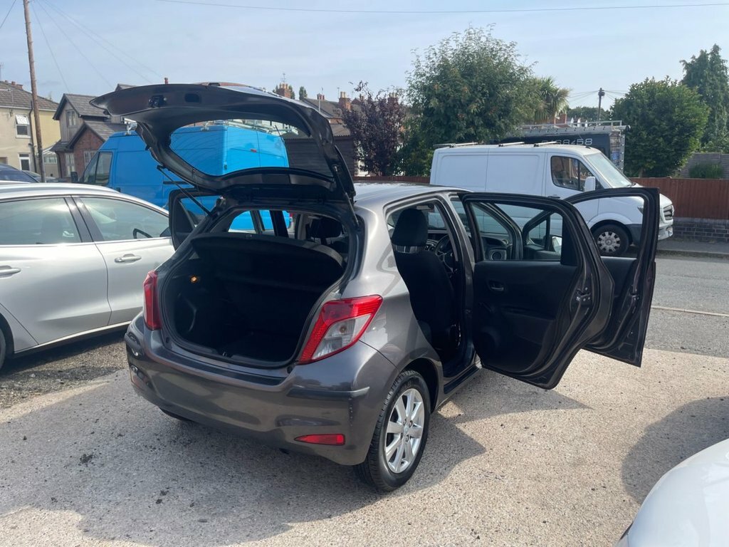 Toyota Yaris 1L Tr Grey #4