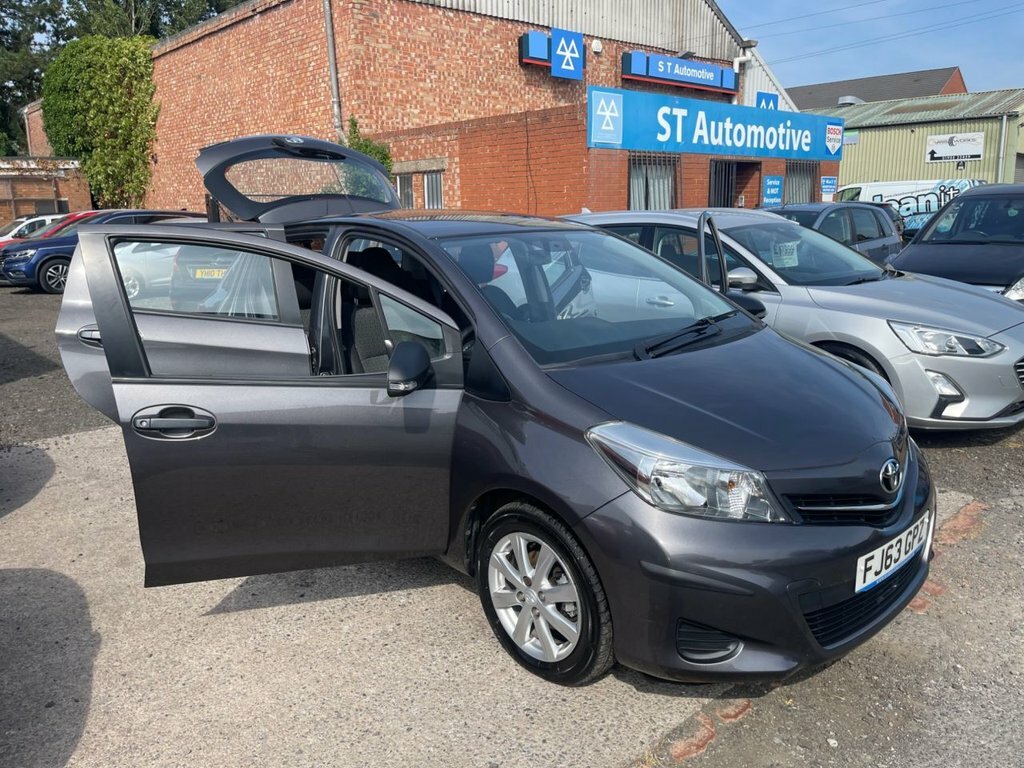 Toyota Yaris 1L Tr Grey #5