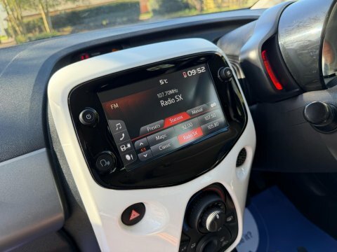 Toyota Aygo 2020 20 1.0 White #6