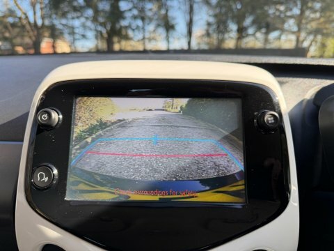 Toyota Aygo 2020 20 1.0 White #2