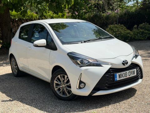 Toyota Yaris 2018 18 1.5 White